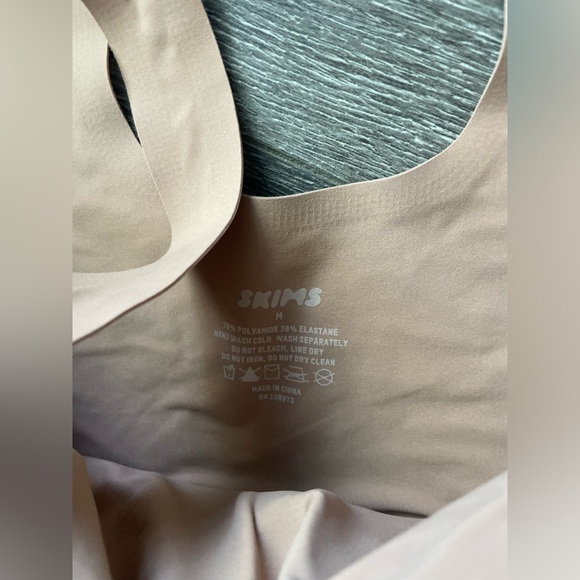SKIMS Naked Wireless Scoop Longline Bra M - Picture 6 of 6